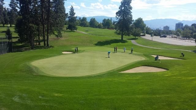 Play at the 9th Green