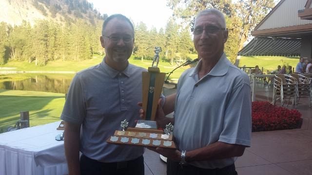 Randy Parnell receiving the Net Trophy at the Awards